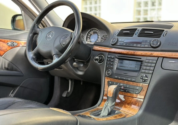 Mercedes-Benz Klasa E cena 27900 przebieg: 202000, rok produkcji 2002 z Leszno małe 232